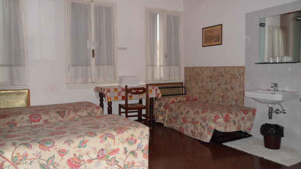 Hotel Locanda Ca' Foscari Venedig Værelse billede