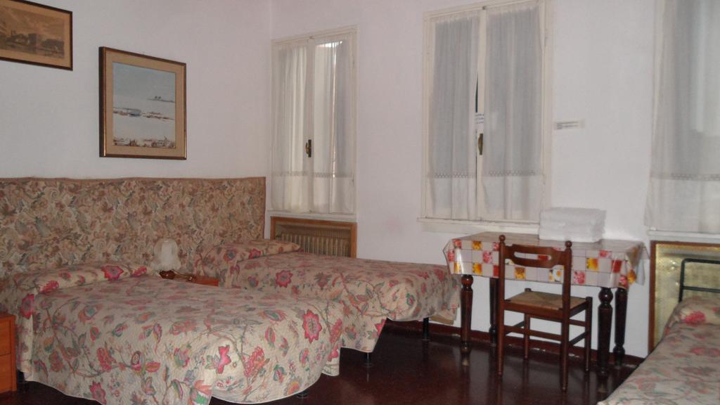 Hotel Locanda Ca' Foscari Venedig Værelse billede